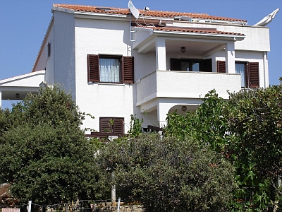 Apartmani Mandre otok Pag